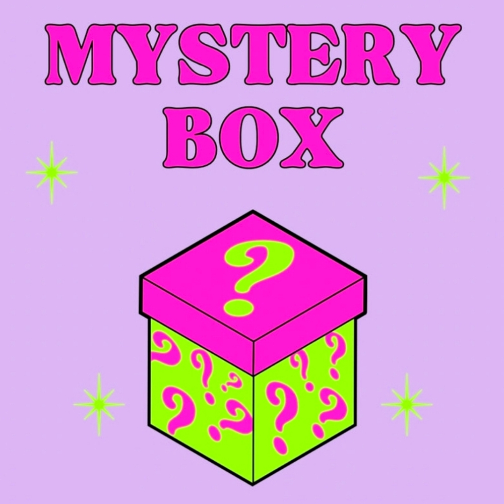 10 item MYSTERY BOX for $100 👄